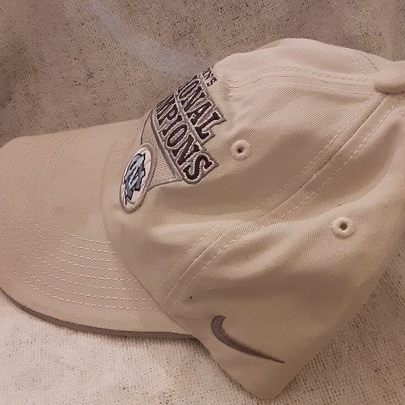 UNC Tarheel 2005 Nike Locker Room Championship Hat Adjustable Khaki Color Rare. - Picture 4 of 4